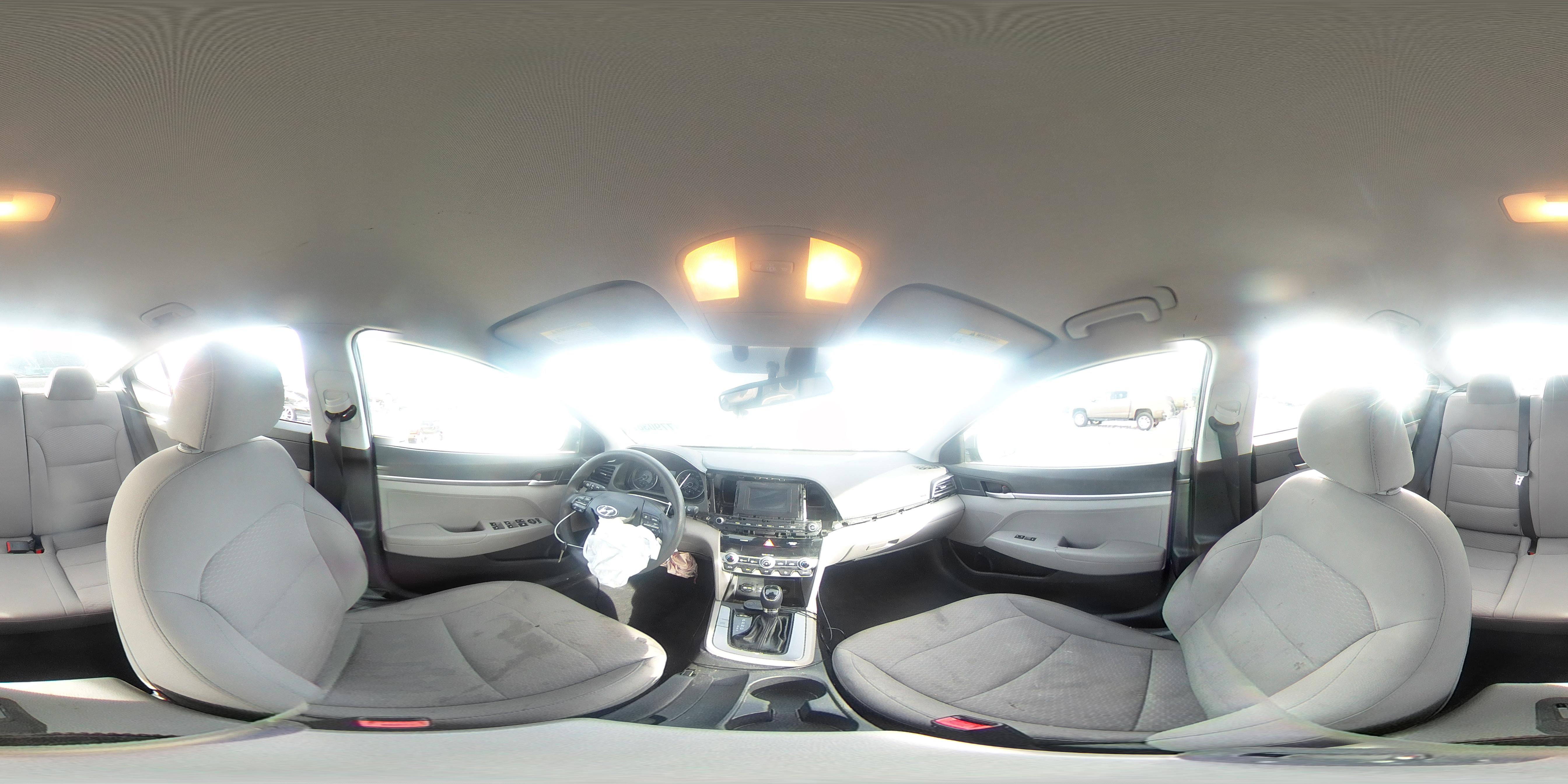 2020 Hyundai Elantra - Image 15