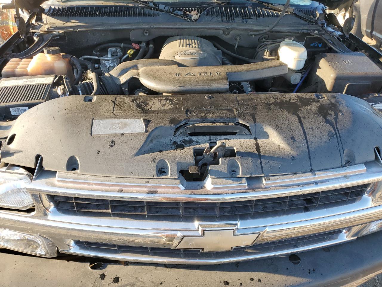 2003 Chevrolet Tahoe - Image 12