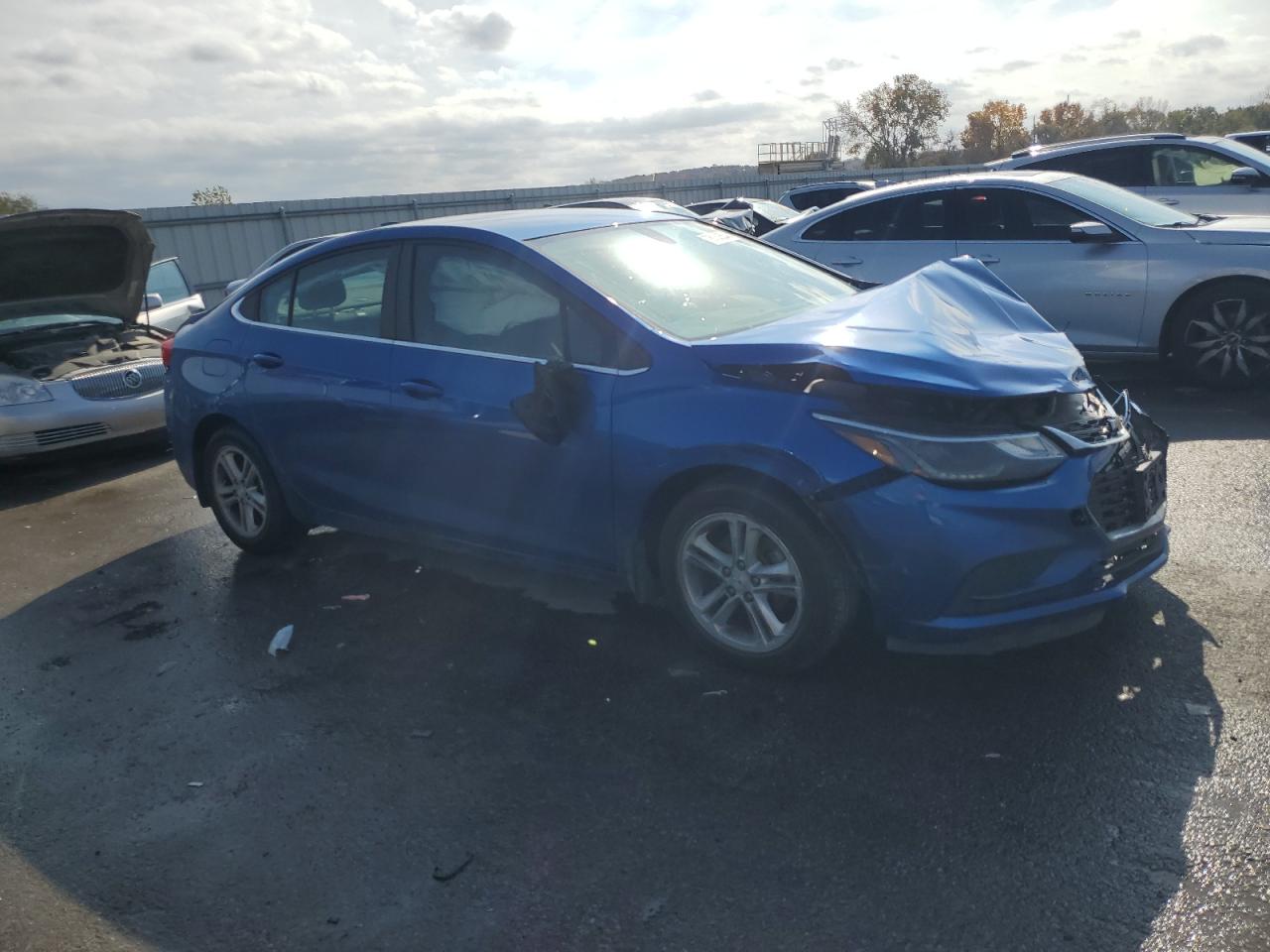 2017 Chevrolet Cruze - Image 4