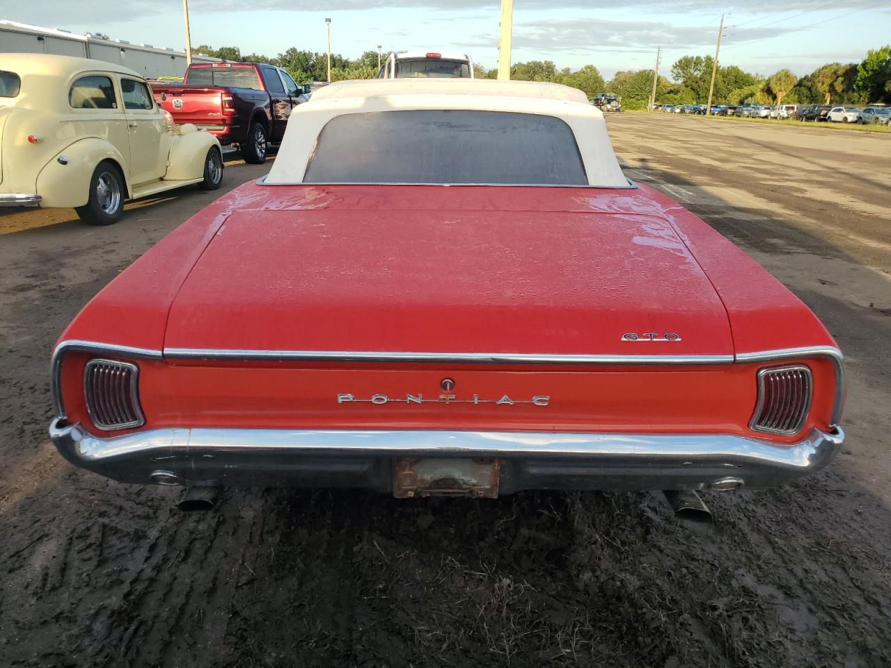 1966 Pontiac Gto VIN: 235676P261739 Lot: 75633424