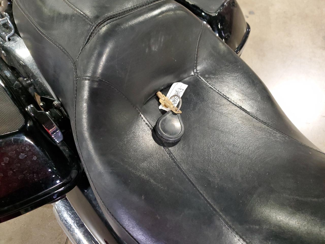 2017 Harley-Davidson Flhxs Street Glide Special VIN: 1HD1KRC12HB636988 Lot: 73392184