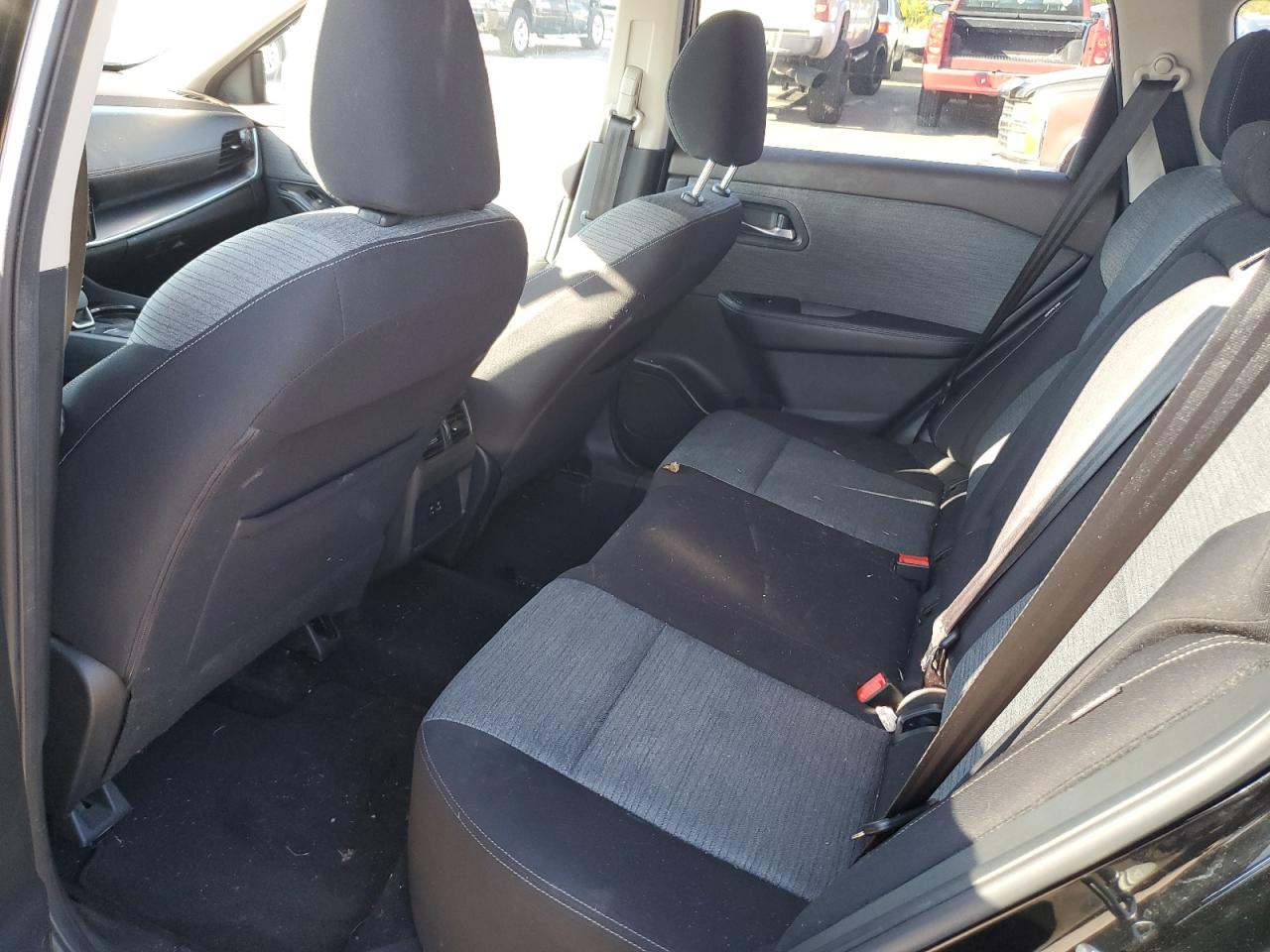 2021 Nissan Rogue - Image 11