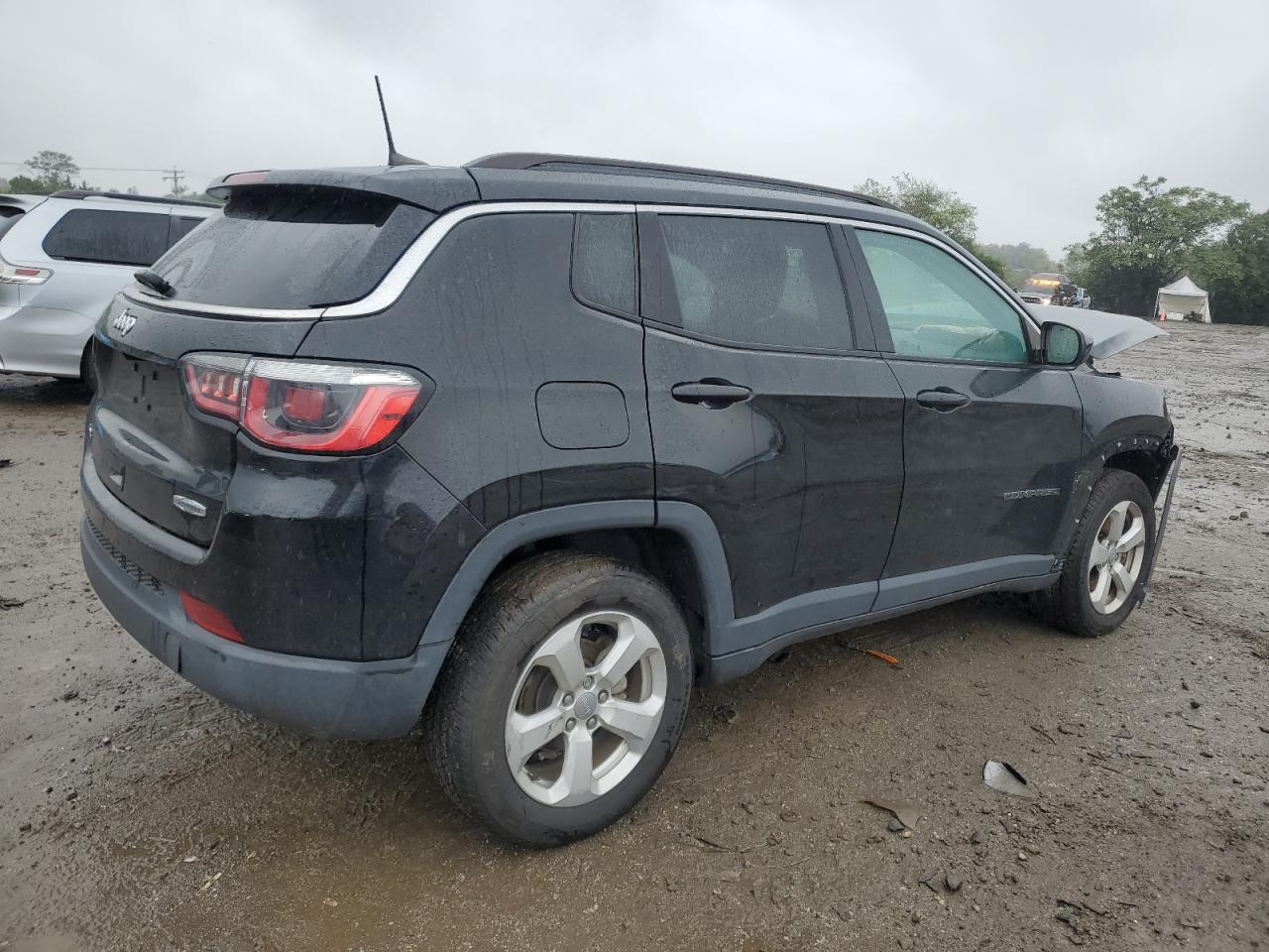 2017 Jeep Compass - Image 3