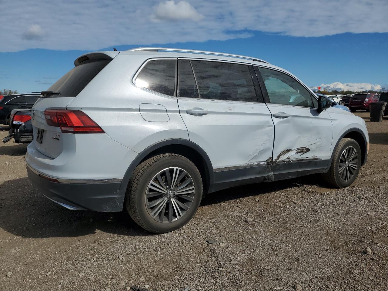 2018 Volkswagen Tiguan - Image 3