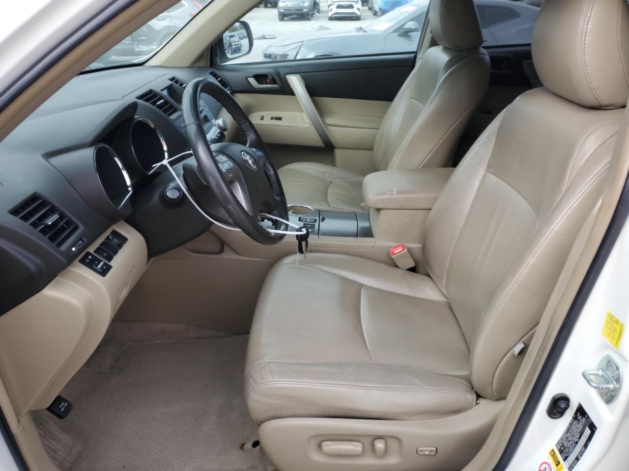 5TDJK3EH8AS027413 2010 Toyota Highlander Se