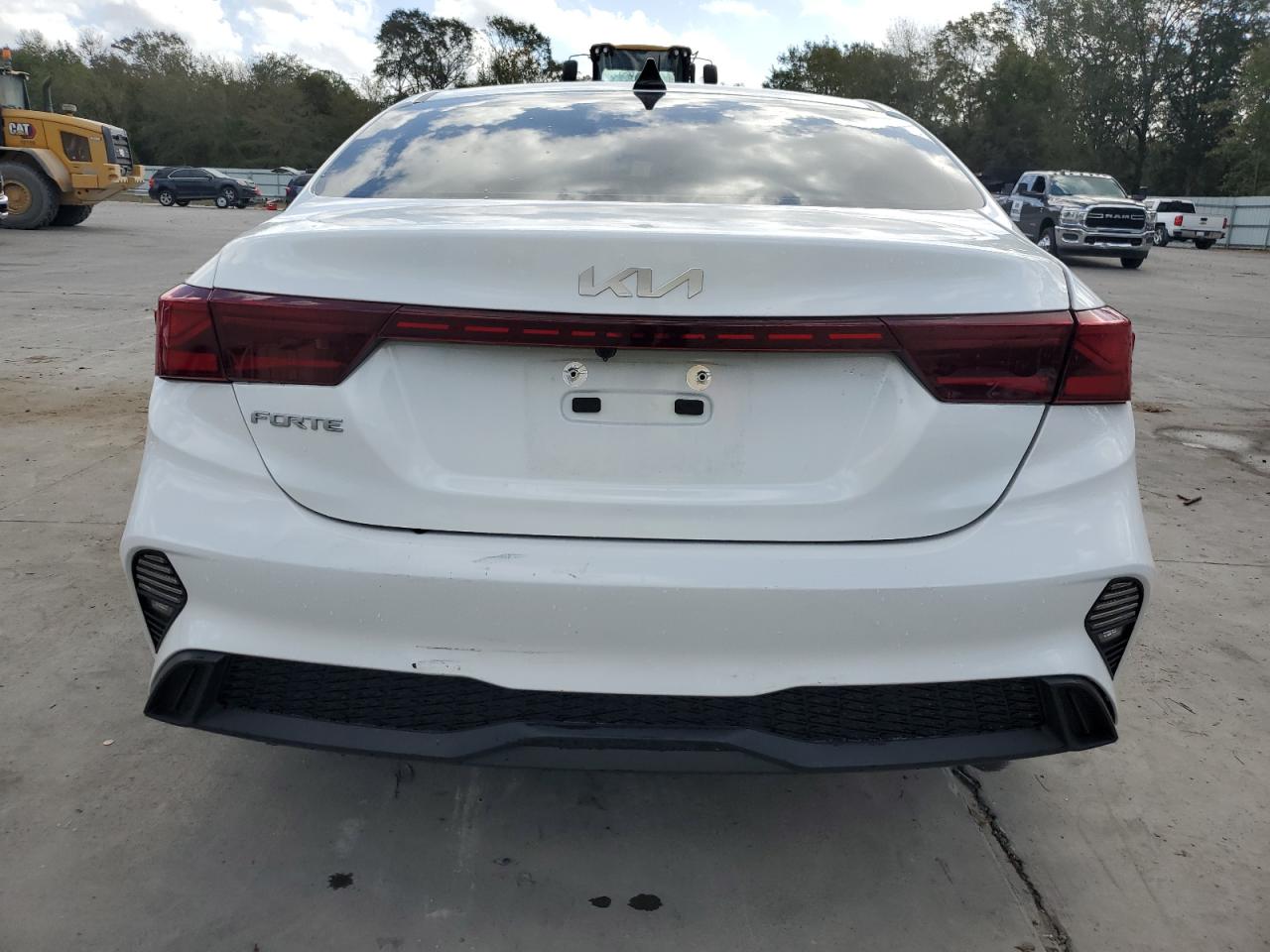 2023 Kia Forte - Image 6