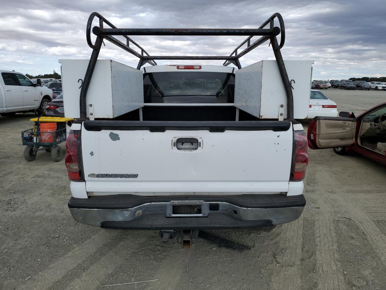 2006 Chevrolet Silverado K1500 Heavy Duty VIN: 1GCGK13U46F127367 Lot: 76842544