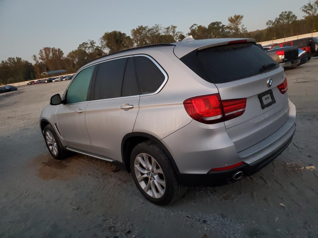 VIN 5UXKS4C57G0N14390 2016 BMW X5 no.2