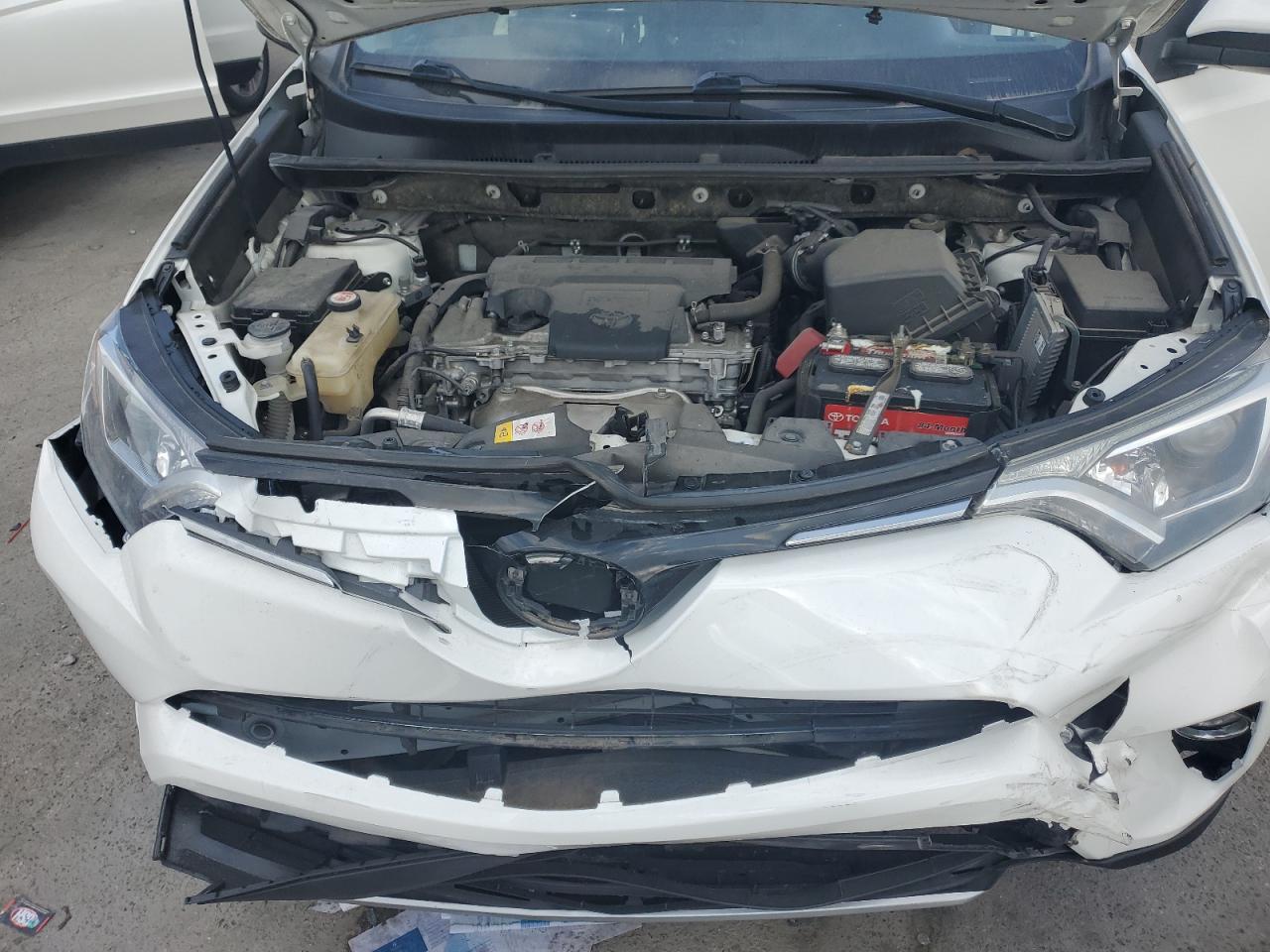 2017 Toyota RAV 4 - Image 12