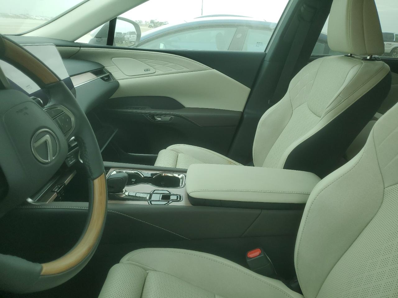 2024 Lexus RX - Image 7