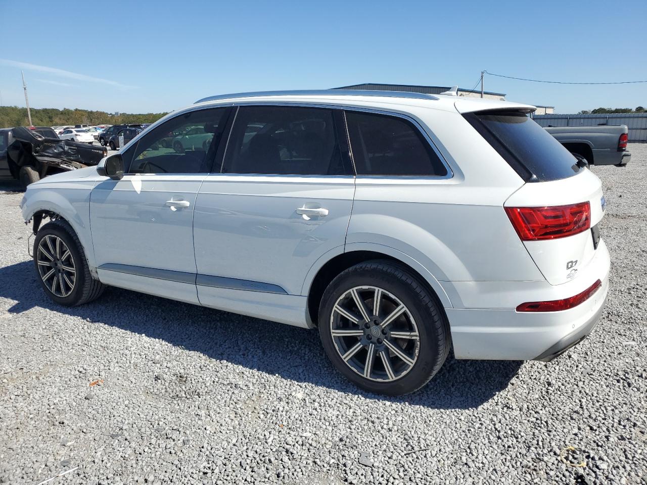 2017 Audi Q7 - Image 2