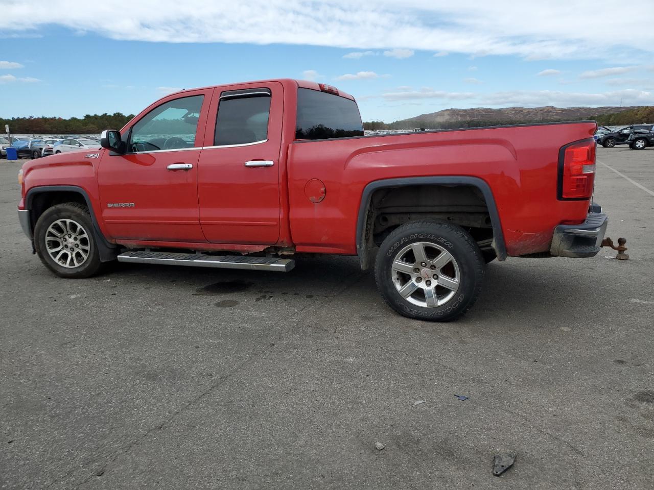 2014 GMC Sierra - Image 2