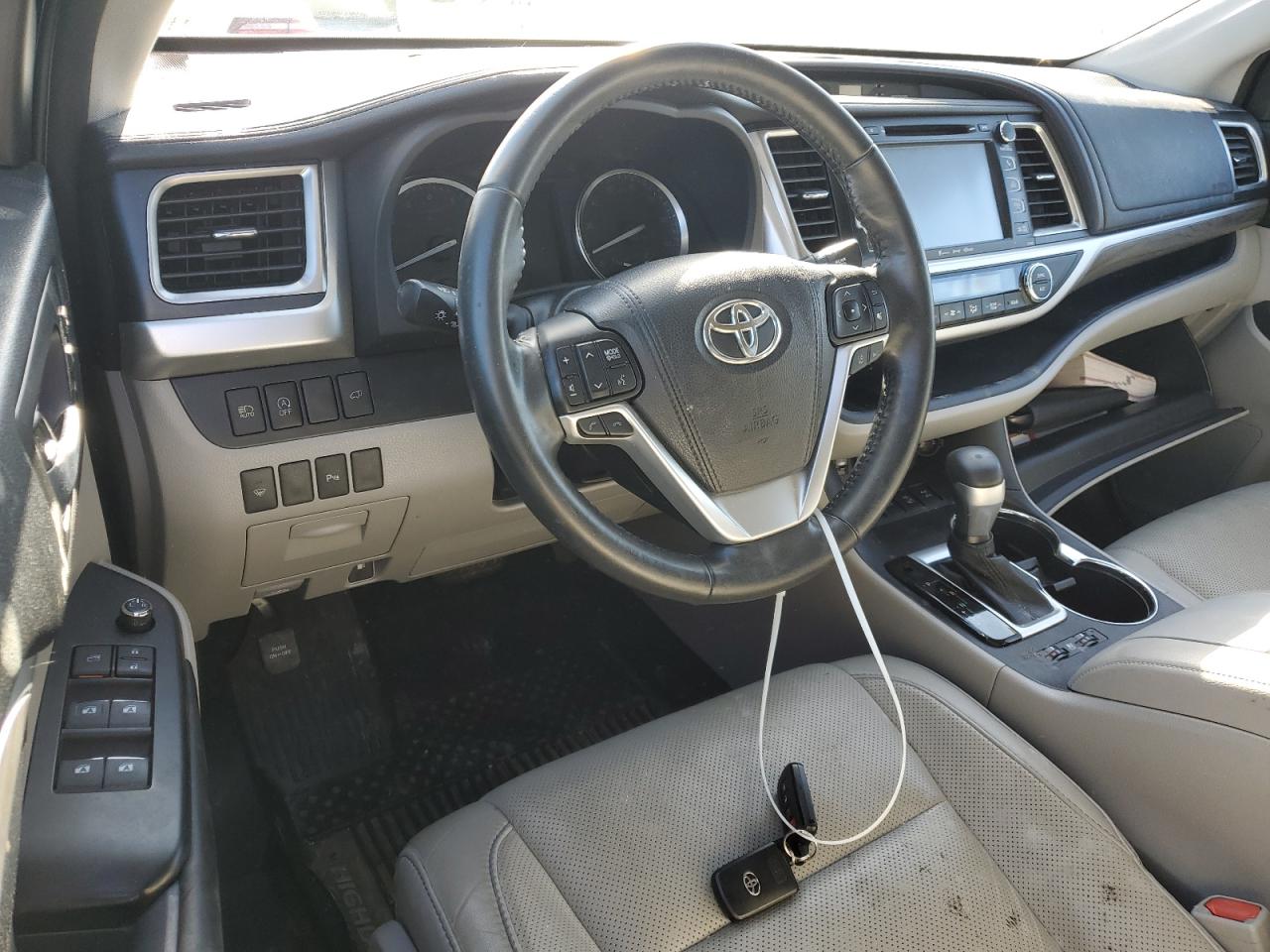 2018 Toyota Highlander Limited VIN: 5TDDZRFH2JS813850 Lot: 74191184