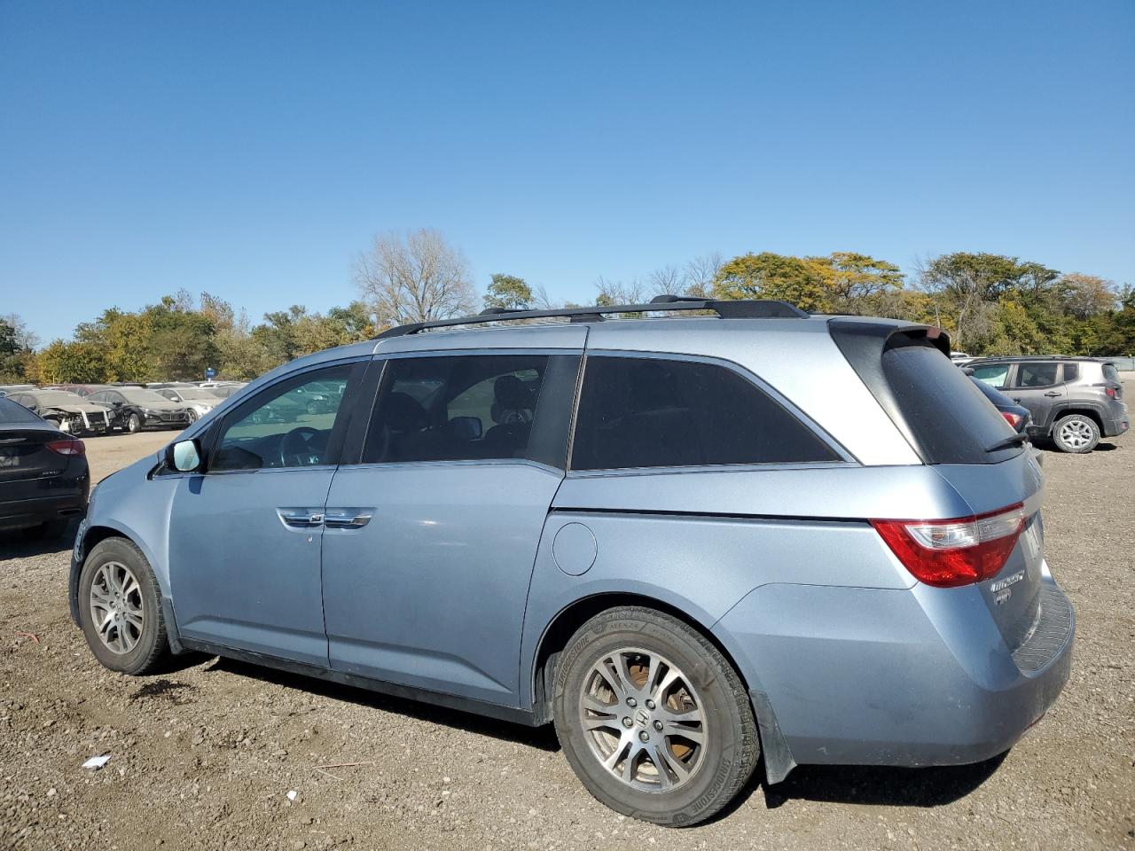 2011 Honda Odyssey - Image 2