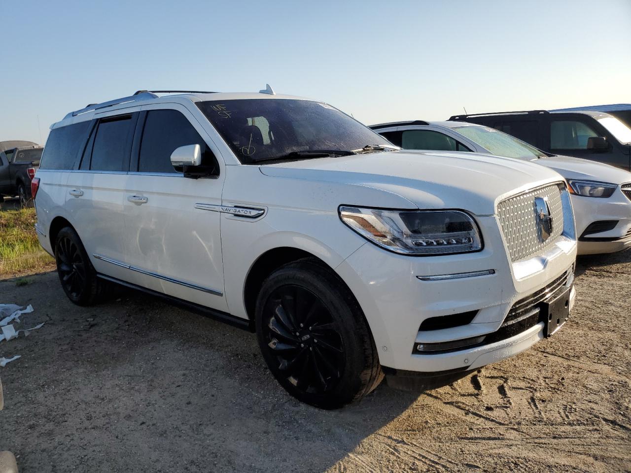 2020 Lincoln Navigator - Image 4