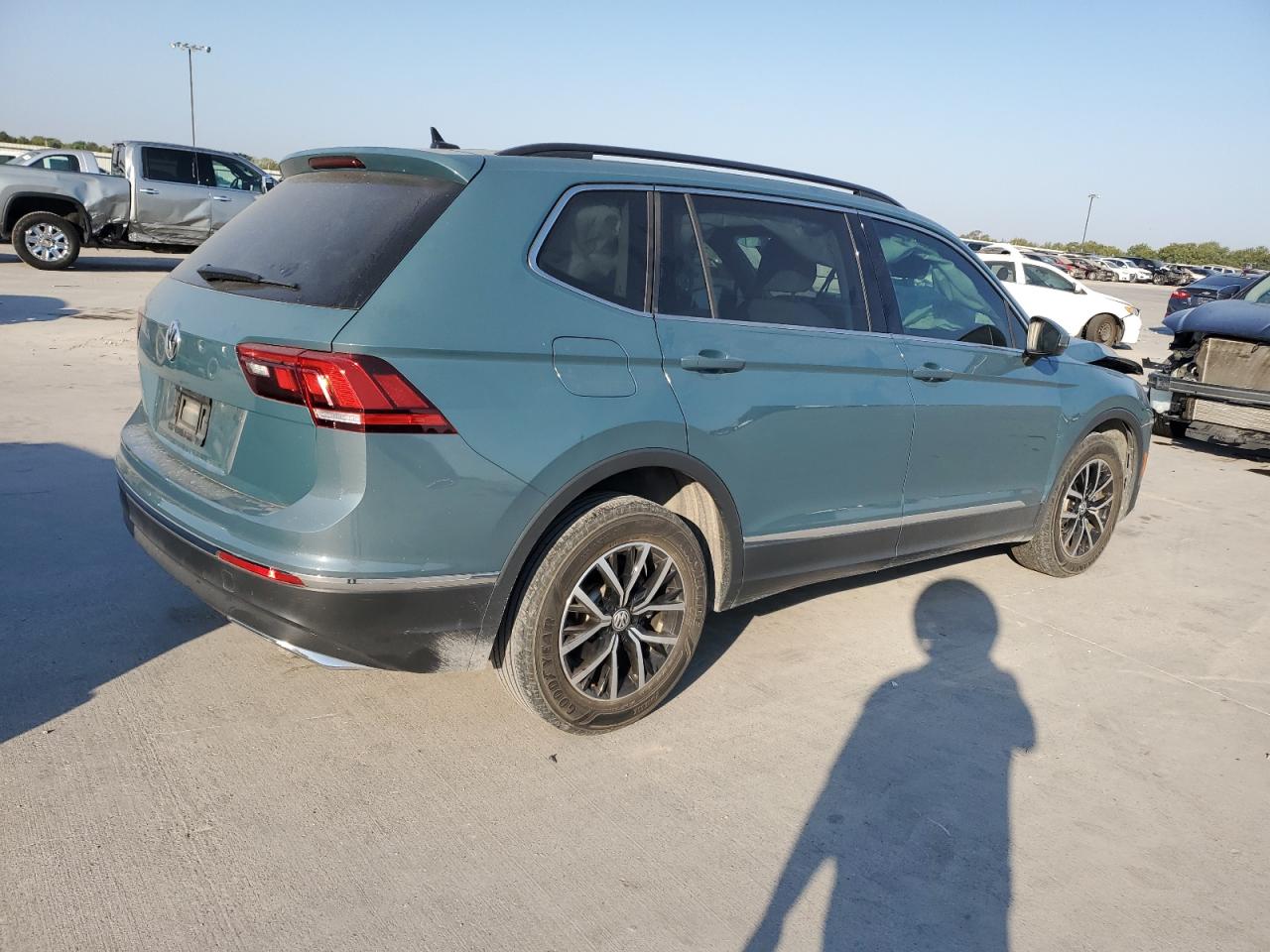 2021 Volkswagen Tiguan - Image 3