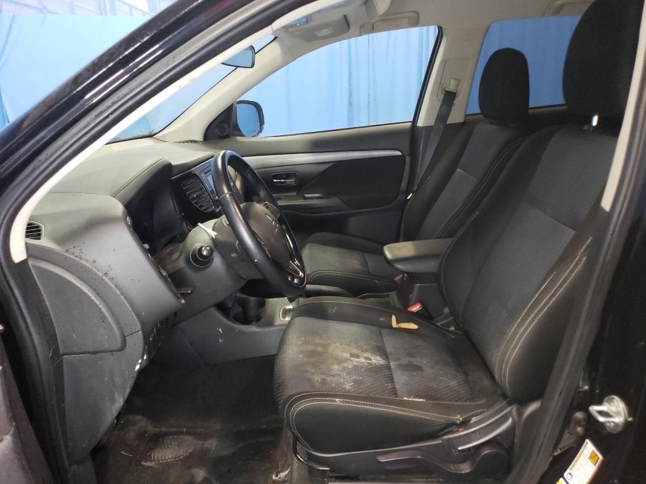 2016 Mitsubishi Outlander - Image 7