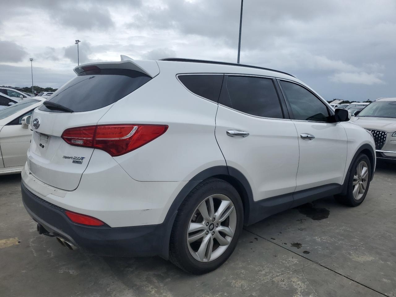 2015 Hyundai Santa Fe - Image 3