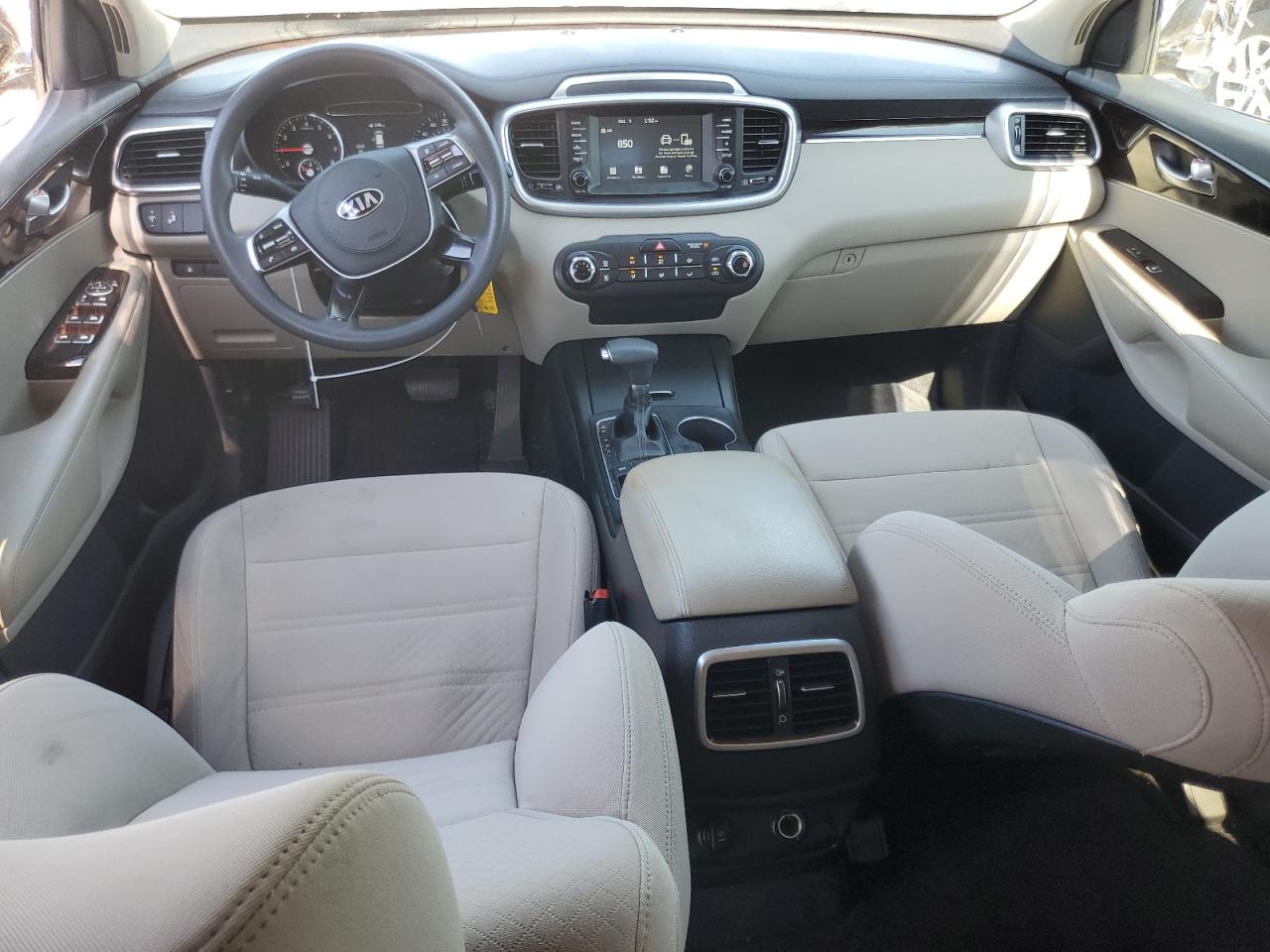 5XYPGDA38KG438661 2019 Kia Sorento L