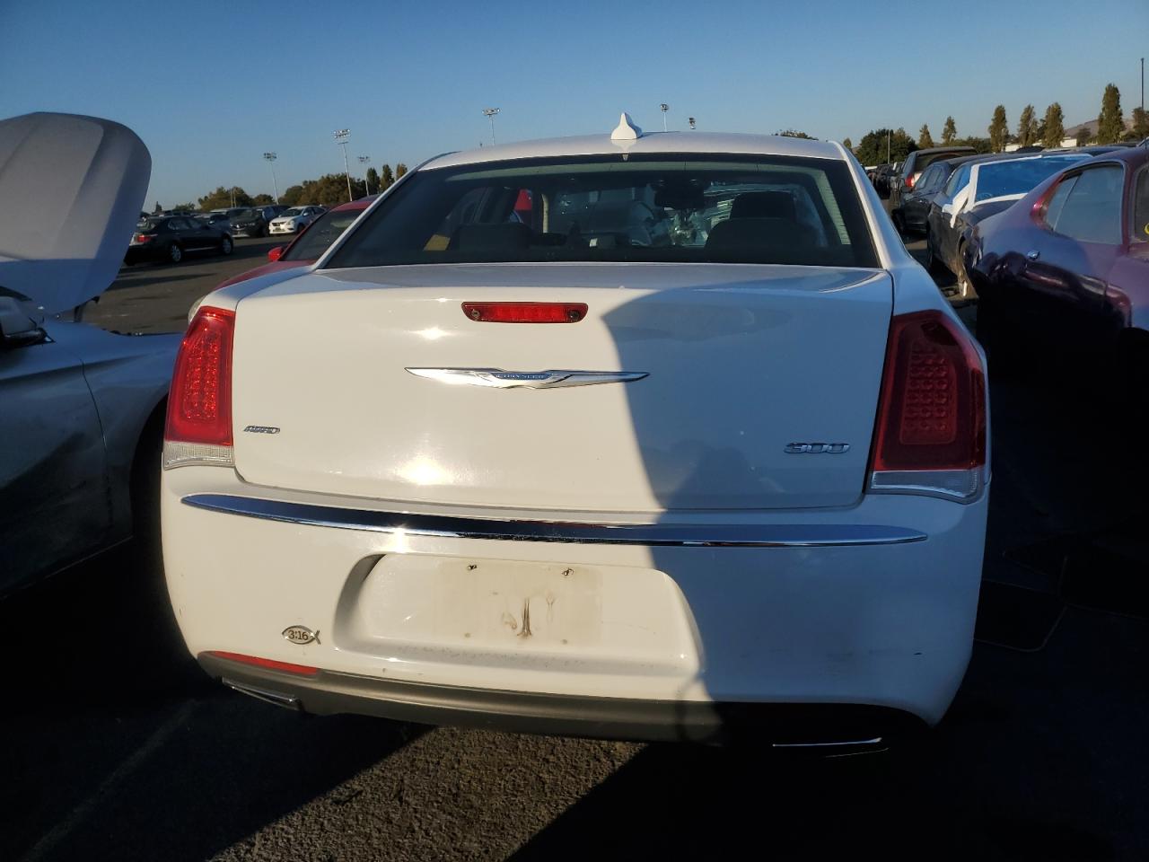 2018 Chrysler 300 Touring VIN: 2C3CCARG8JH218442 Lot: 73890074