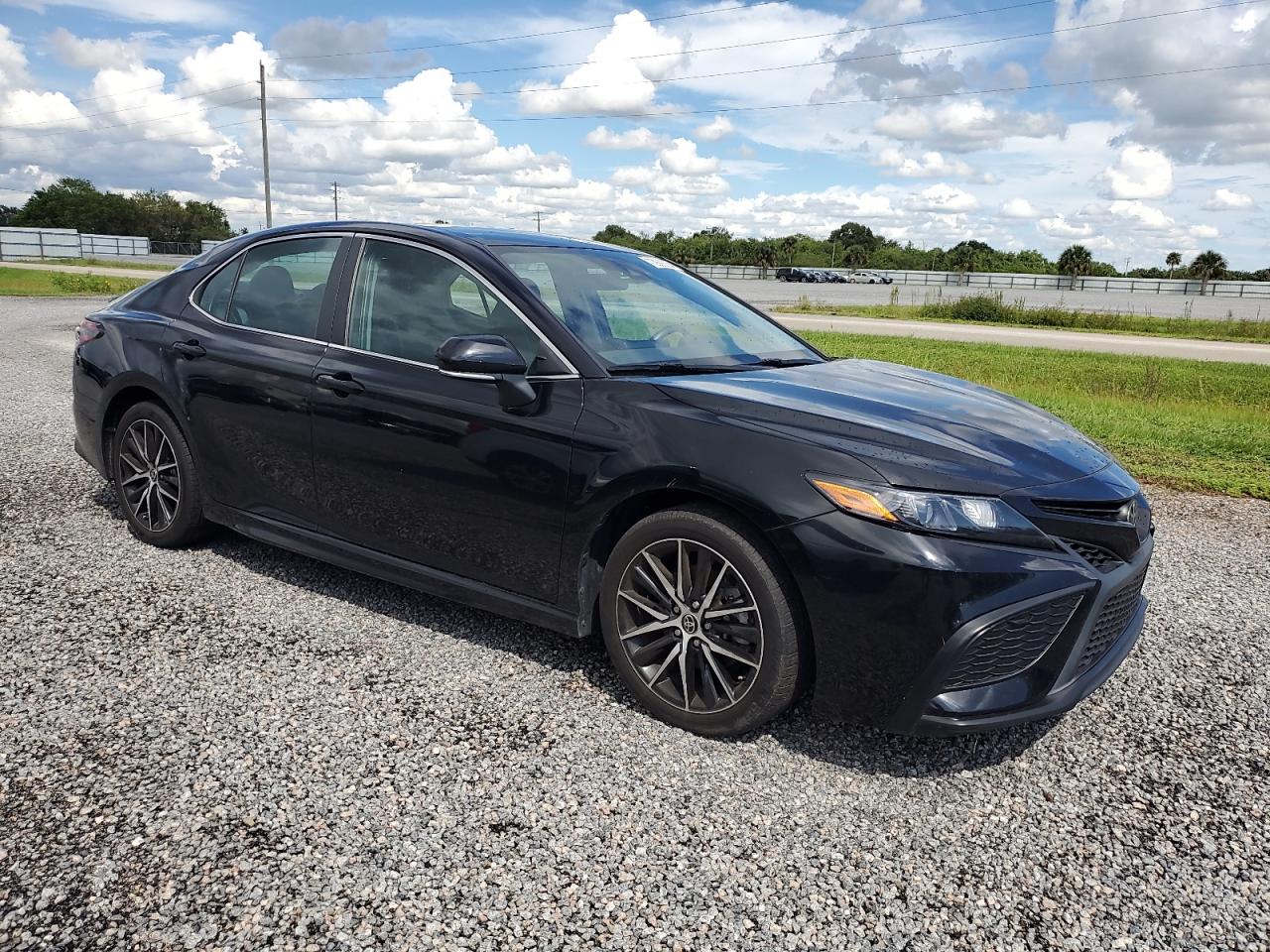 2022 Toyota Camry - Image 4
