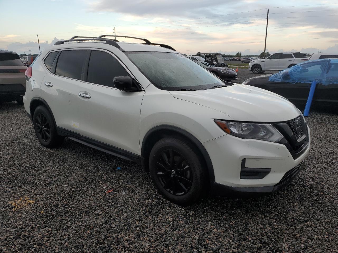 2018 Nissan Rogue - Image 4