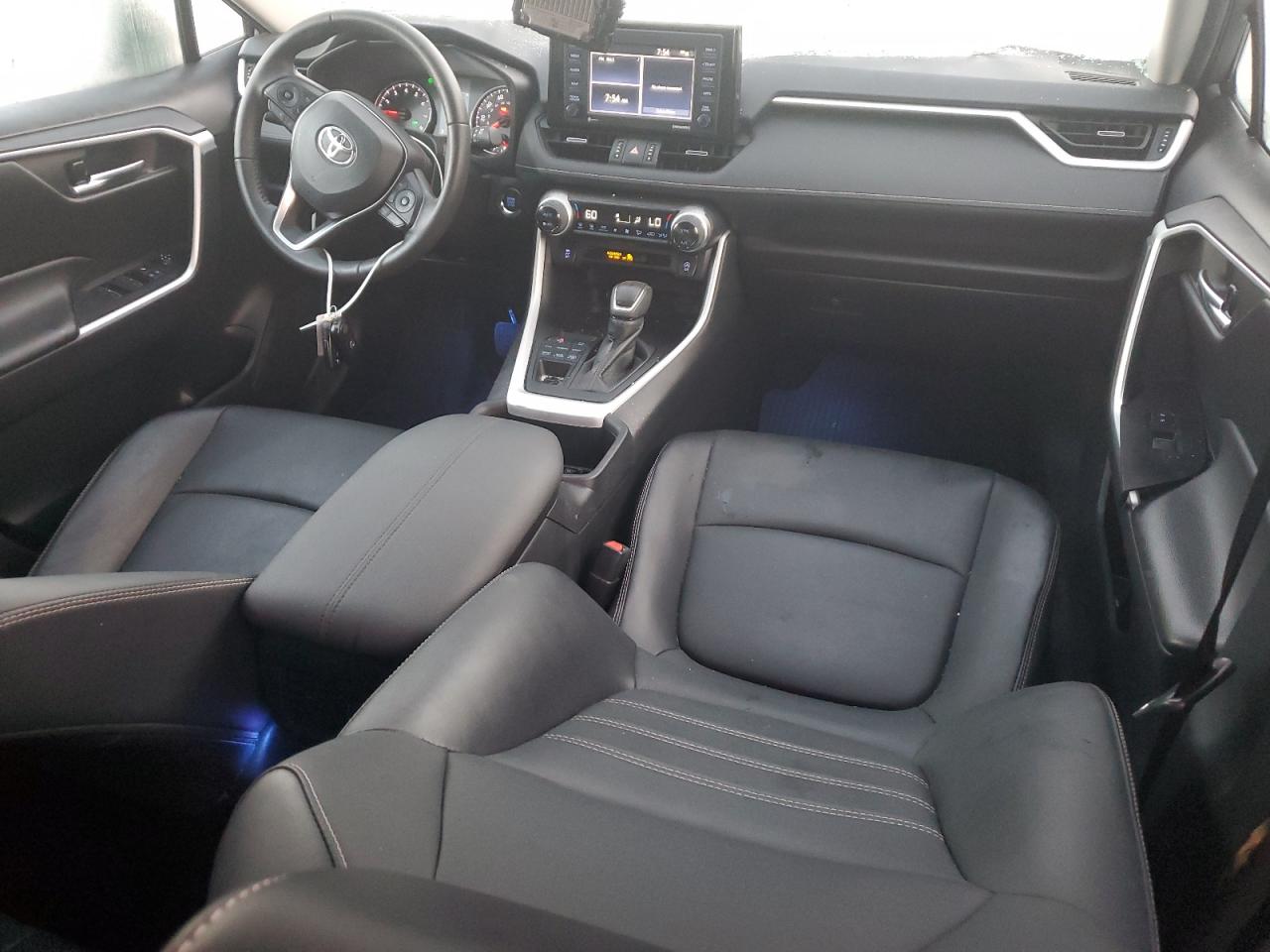 2022 Toyota RAV 4 - Image 8
