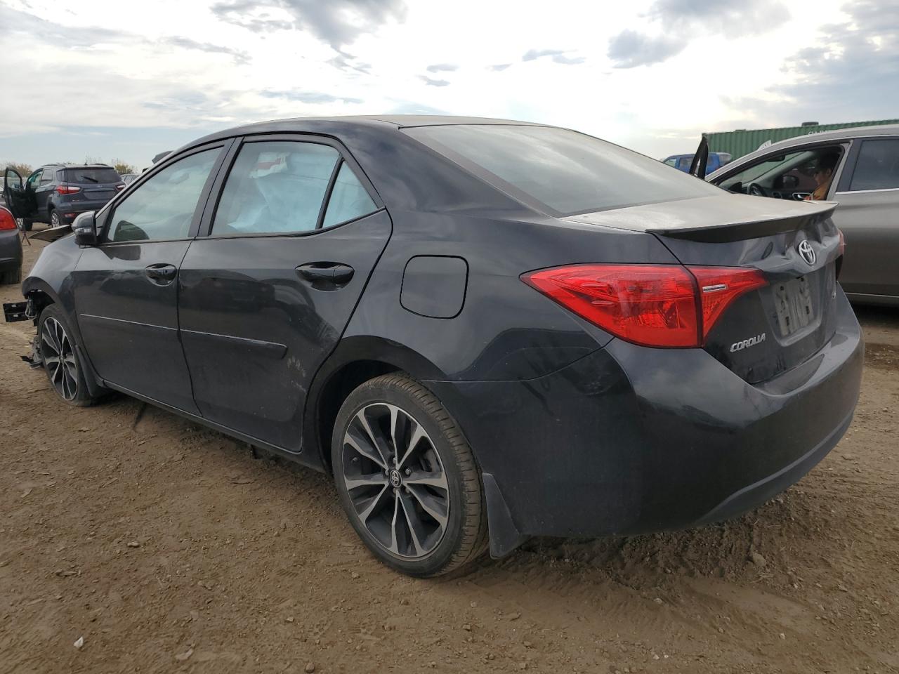 VIN 2T1BURHE2JC037740 2018 TOYOTA COROLLA no.2