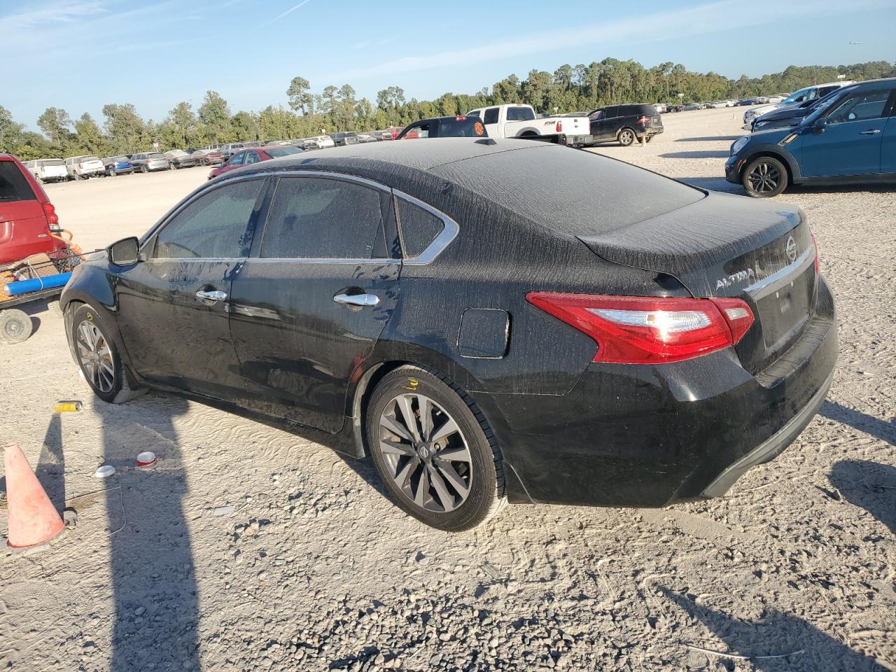 2016 Nissan Altima - Image 2