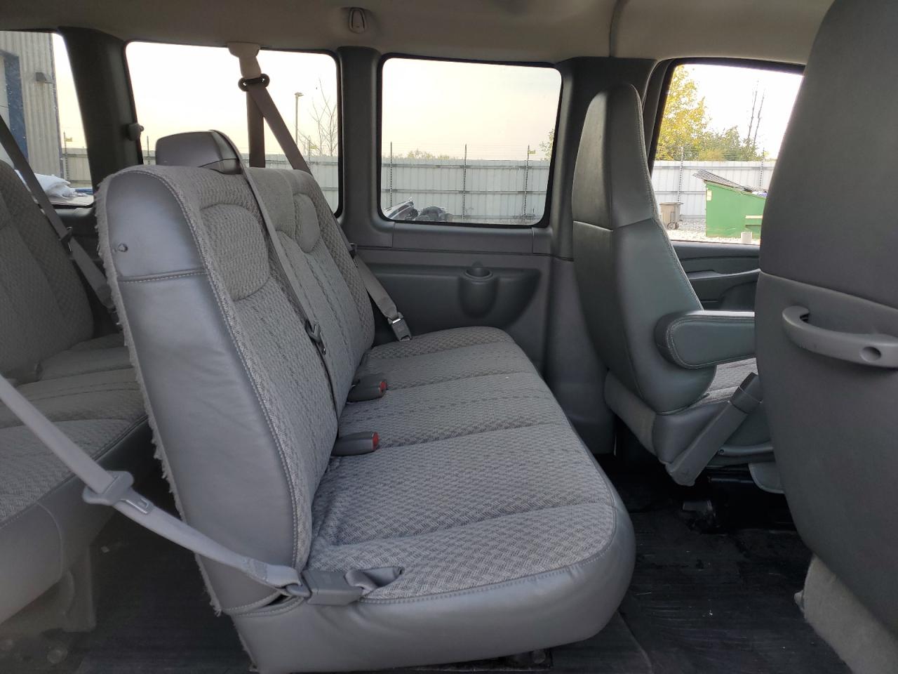 2006 Chevrolet Express G3500 VIN: 1GAHG39U861261765 Lot: 73458704