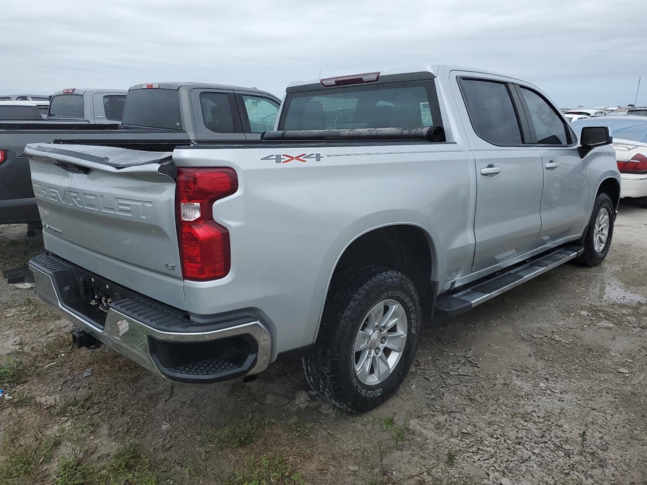 2022 Chevrolet Silverado - Image 3