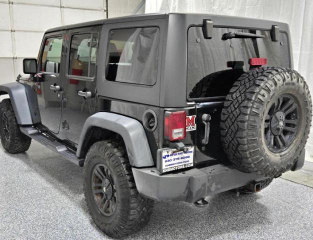 Паркетники JEEP WRANGLER 2013 Черный