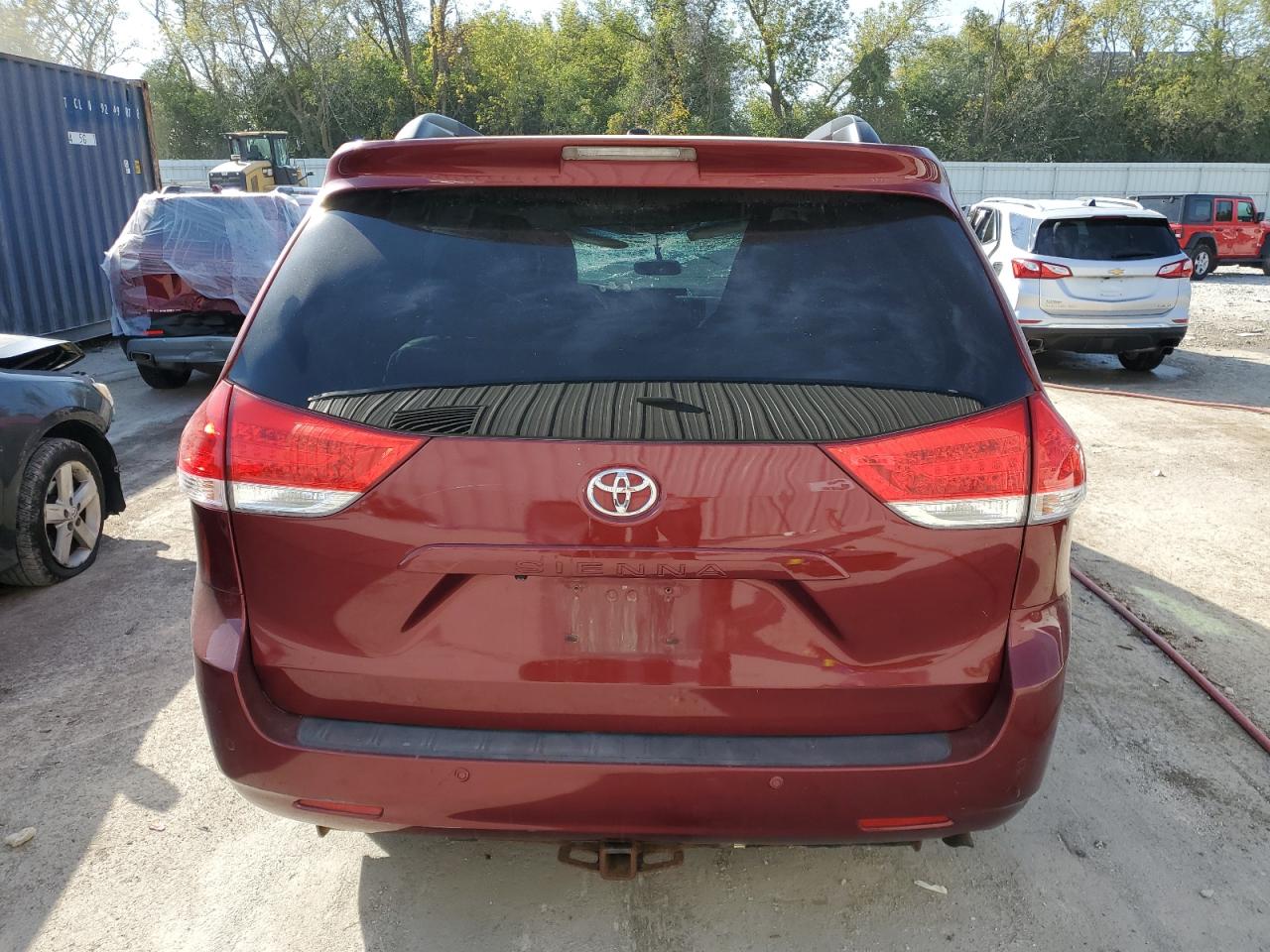 5TDYK3DCXBS112095 2011 Toyota Sienna Xle