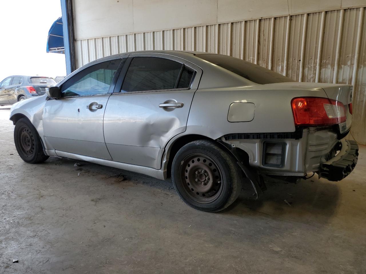 2012 Mitsubishi Galant - Image 2