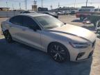 2019 Volvo S60 T6 R-Design للبيع في Sun Valley، CA - Rear End