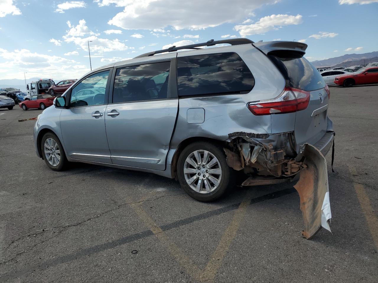 5TDDK3DC3FS119992 2015 TOYOTA SIENNA - Image 2