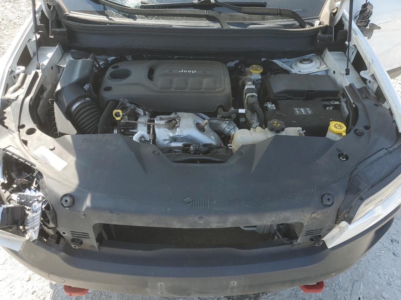 2019 Jeep Cherokee - Image 12