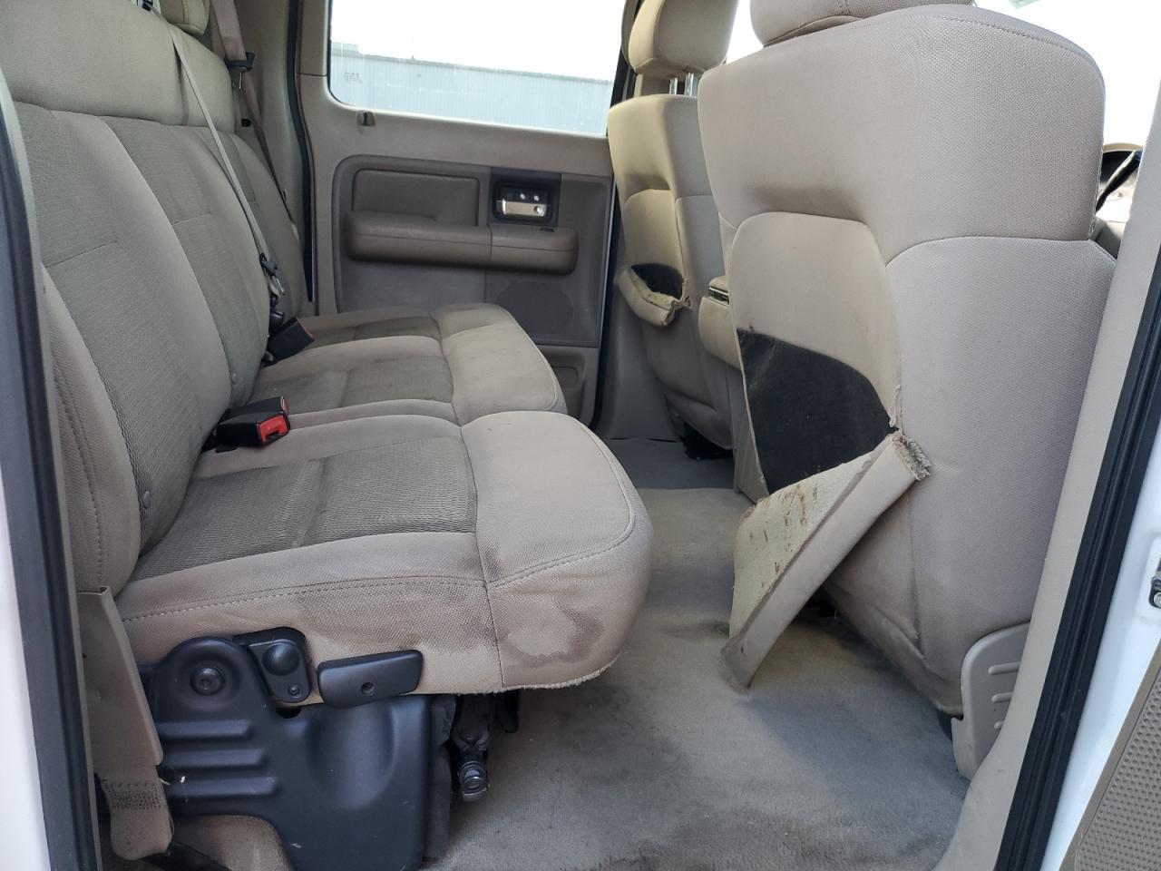 2004 Ford F-150 - Image 10
