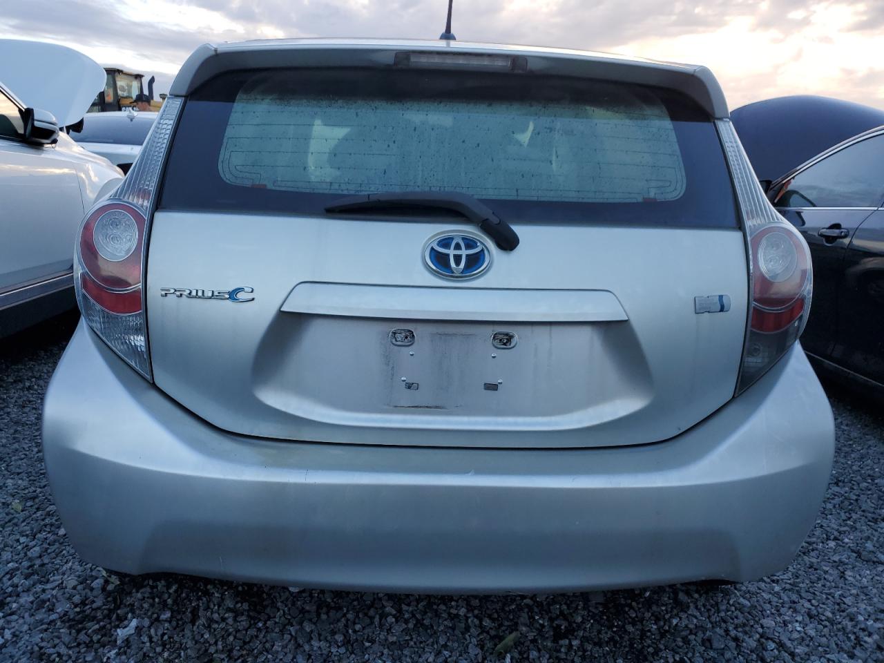 2013 Toyota Prius C VIN: JTDKDTB3XD1055335 Lot: 75399474