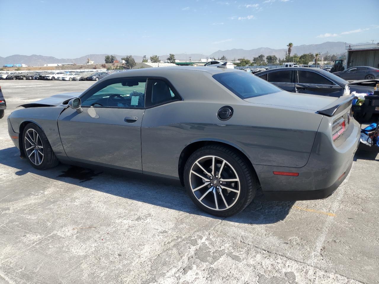 2C3CDZBT4PH692724 2023 DODGE CHALLENGER - Image 2