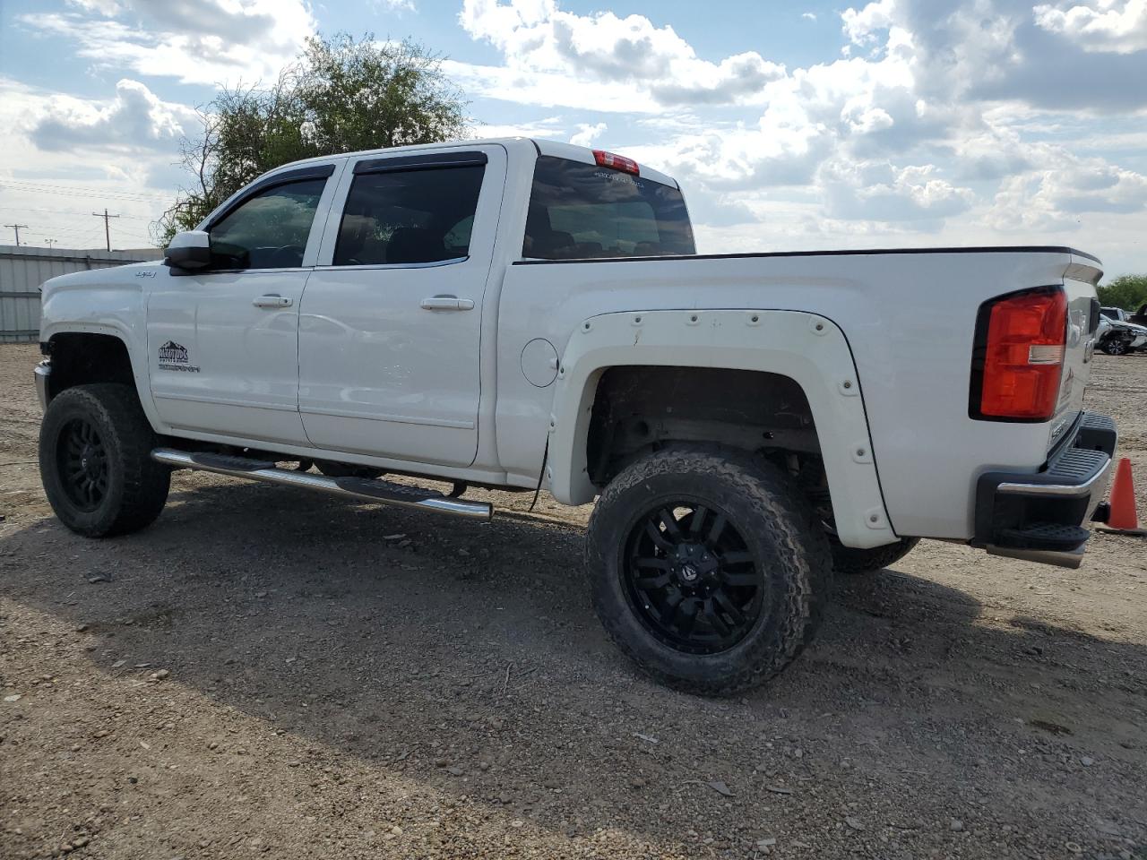 2014 GMC Sierra - Image 2