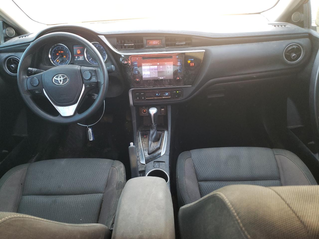 5YFBURHE4JP823412 2018 Toyota Corolla L