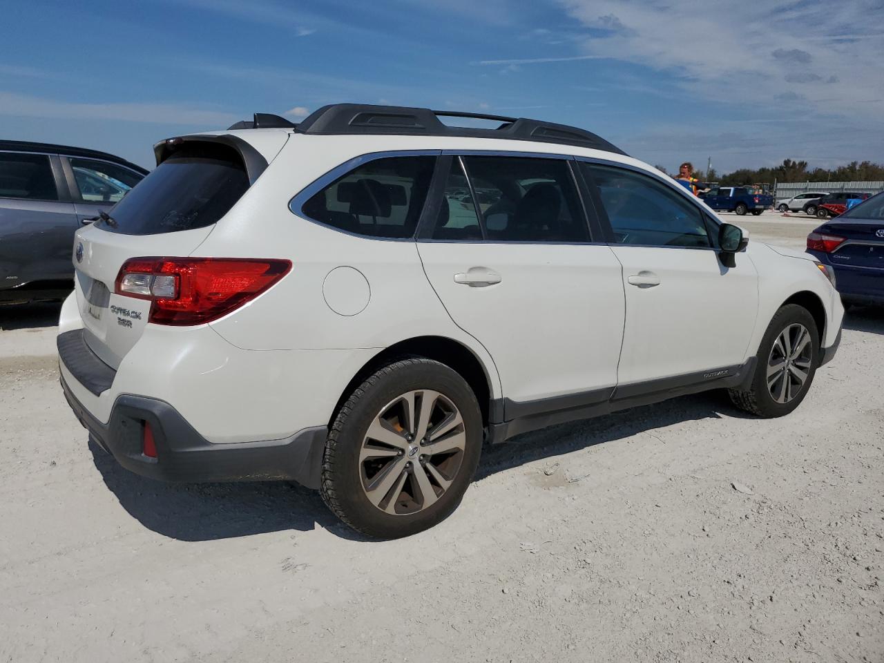 2019 Subaru Outback - Image 3