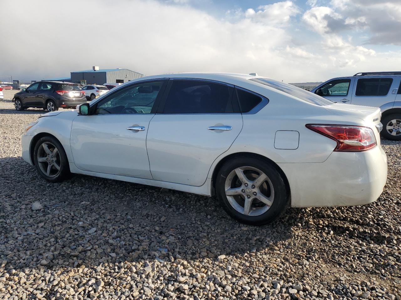 2013 Nissan Altima - Image 2