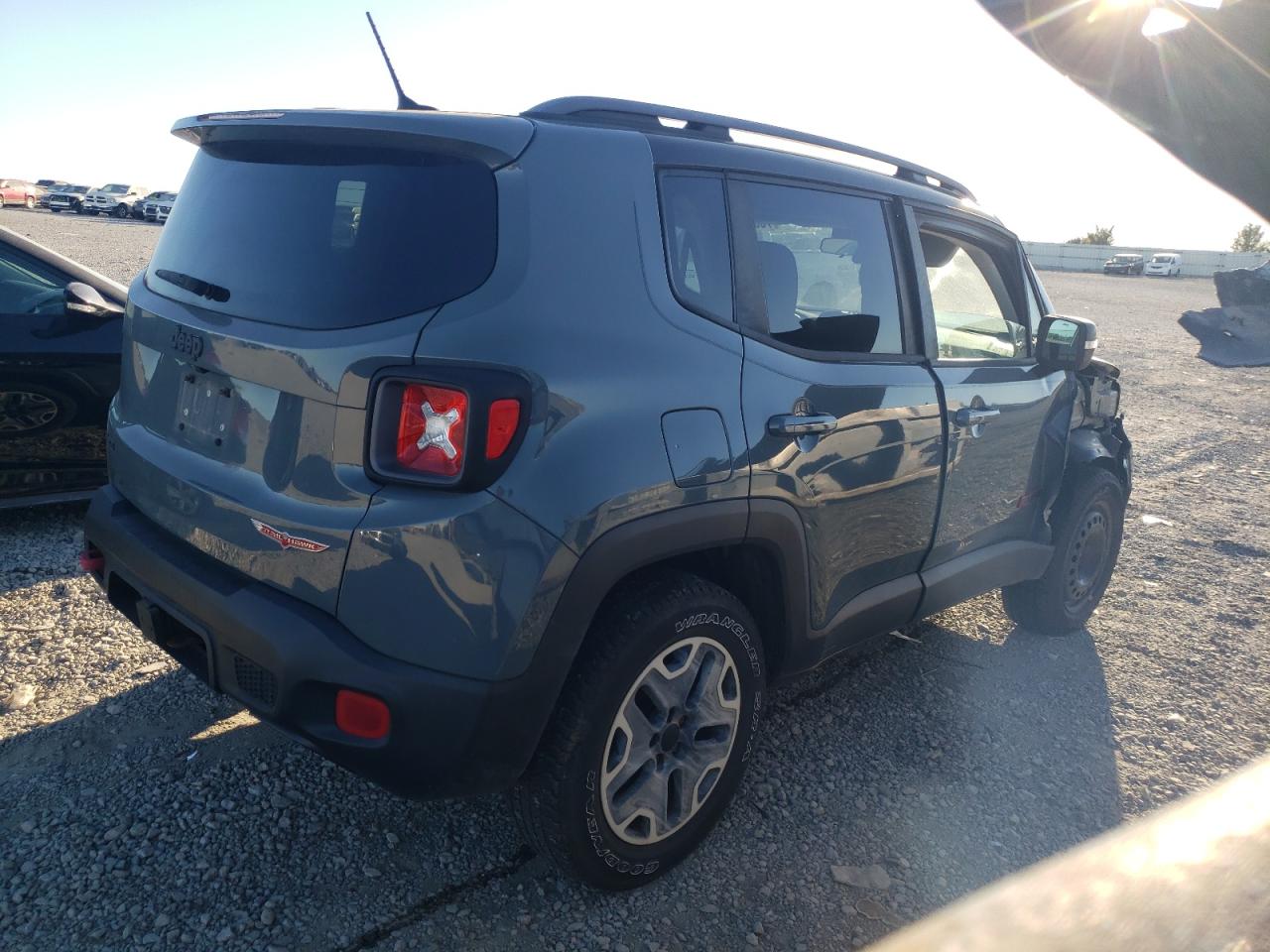 VIN ZACCJBCT6FPC18183 2015 JEEP RENEGADE no.3