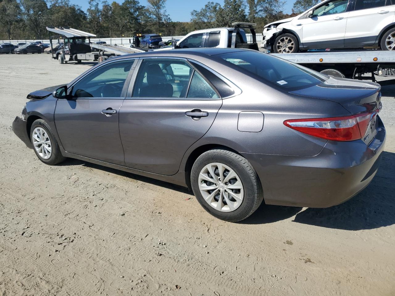 VIN 4T1BF1FK4HU416123 2017 TOYOTA CAMRY no.2