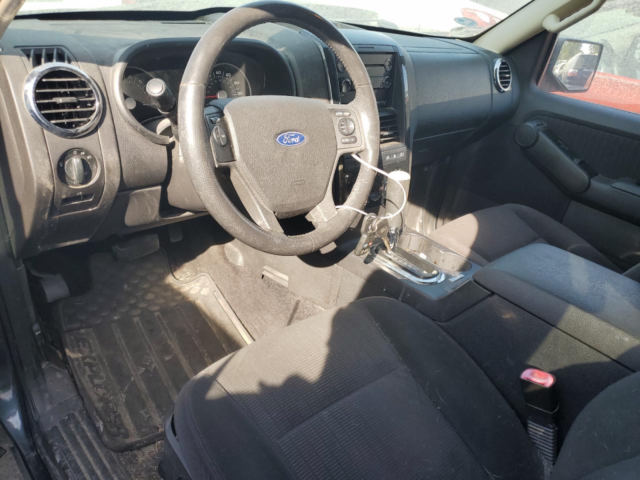 2010 Ford Explorer - Image 8