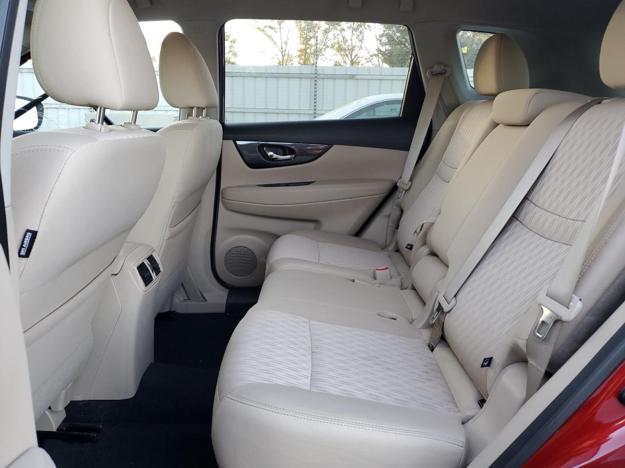 2019 Nissan Rogue - Image 11