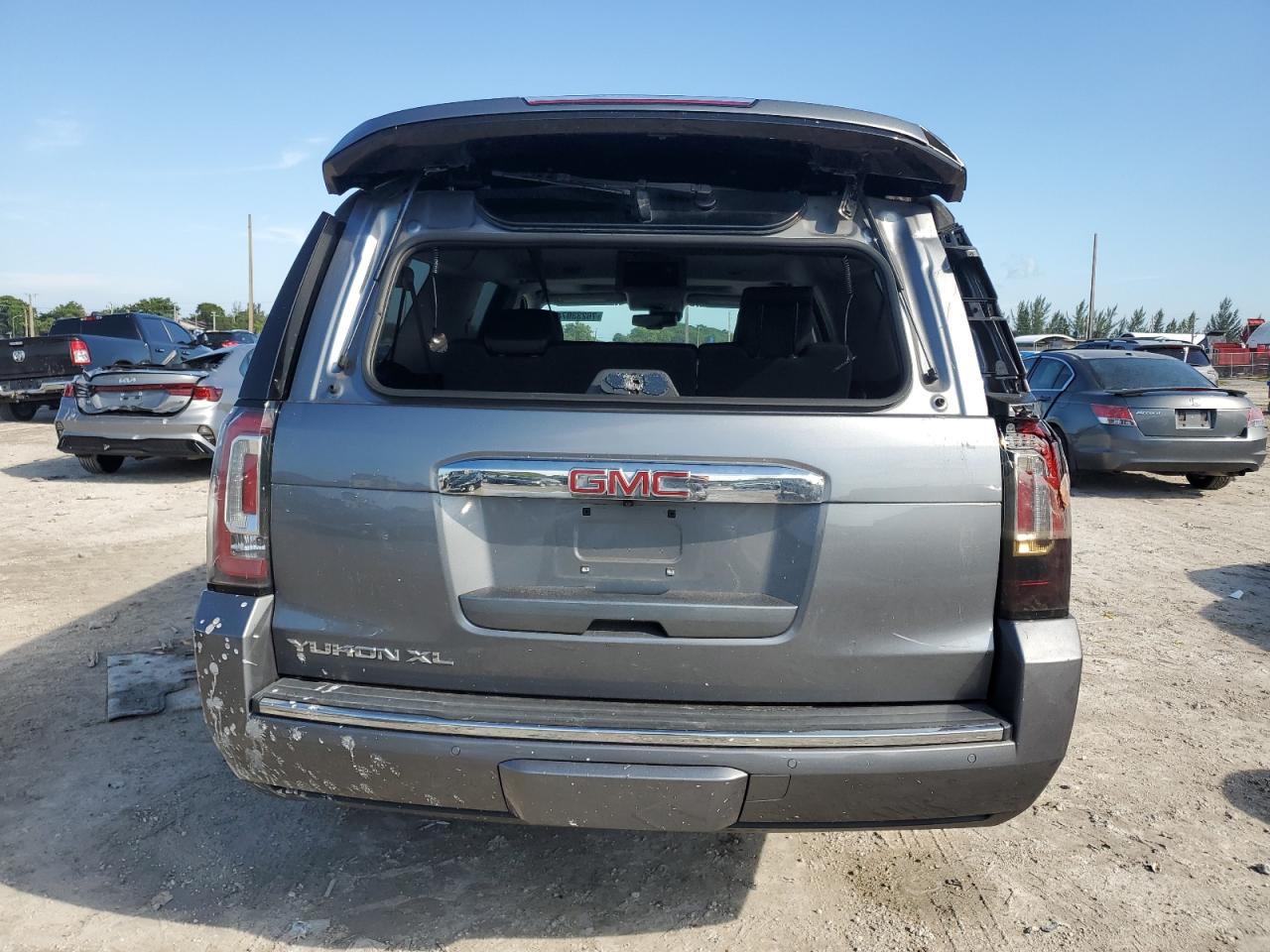 2020 GMC Yukon Xl Denali VIN: 1GKS1HKJ8LR293922 Lot: 76233074