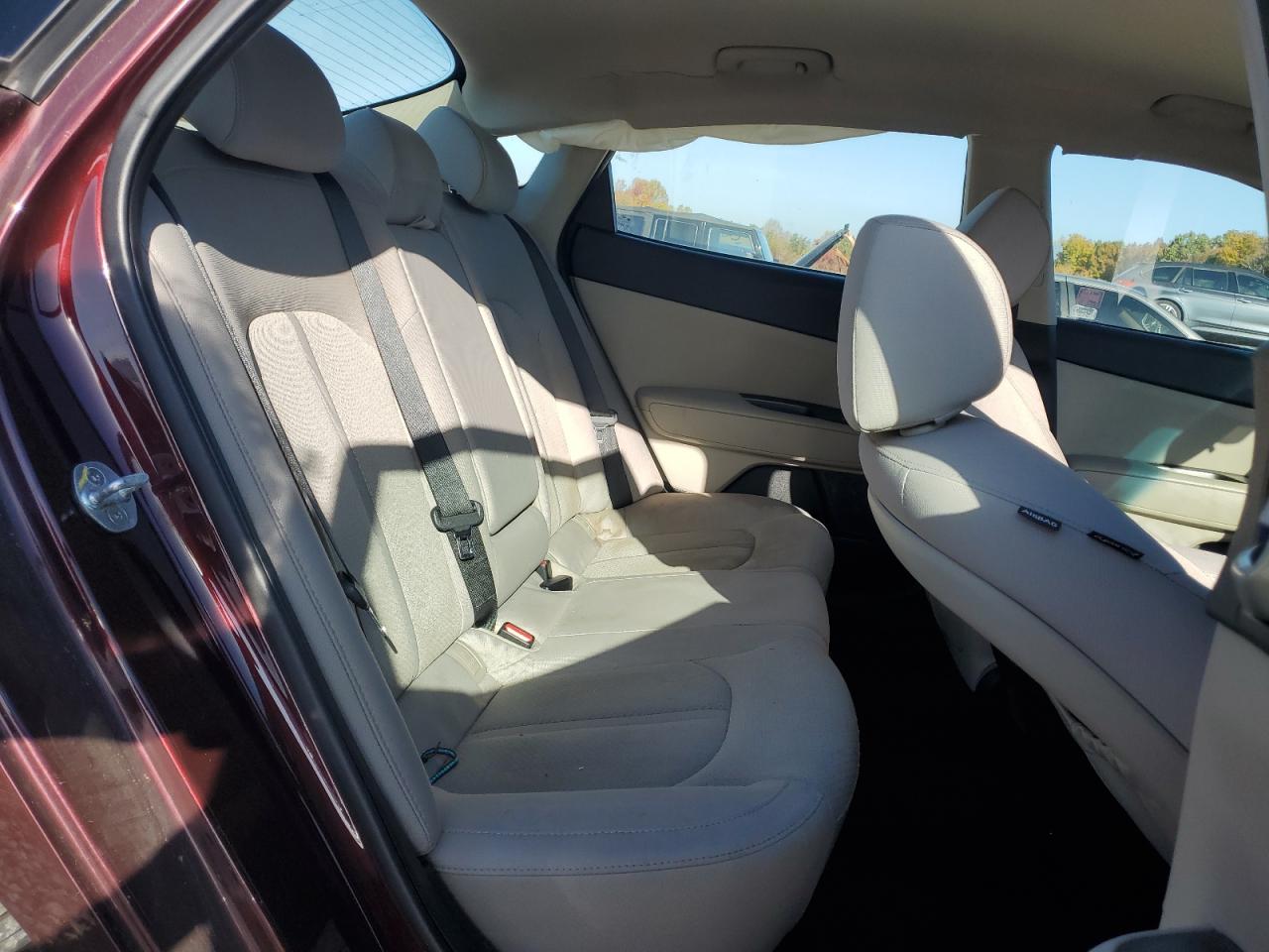 2016 Kia Optima - Image 10